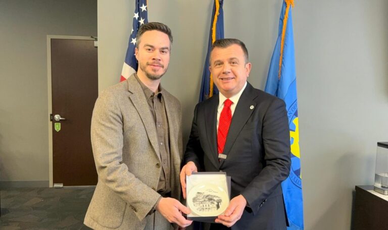 Ministri Balla në Michigan, takim me kryebashkiakun e Westland ku jetojnë afro 12 mijë shqiptarë