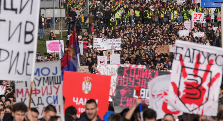 Zëri i Amerikës: Studentët bllokojnë Beogradin