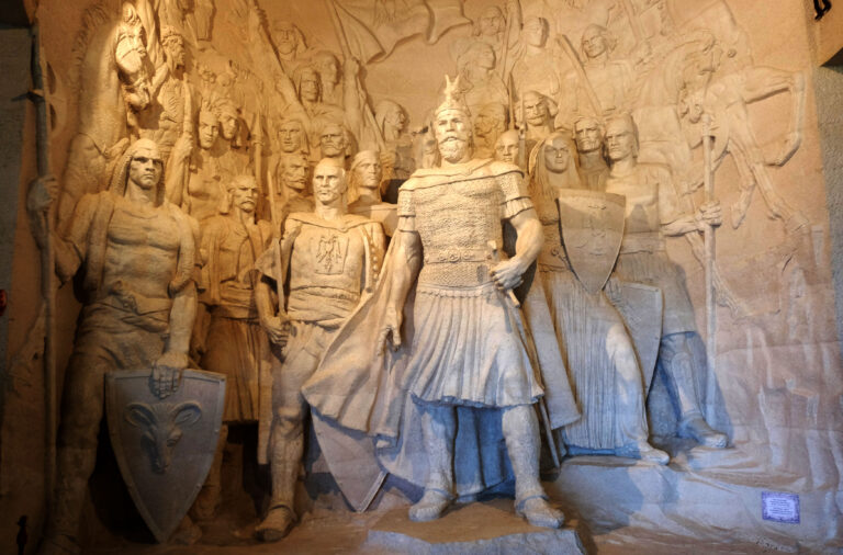 Gjergj Kastriot – Skënderbeu, biri i Dibrës dhe legjendari i historisë së Evropës