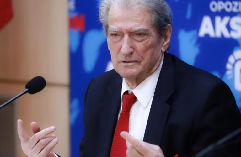 Berisha: Do kërkoj heqjen e non gratës nga presidenti Donald Trump