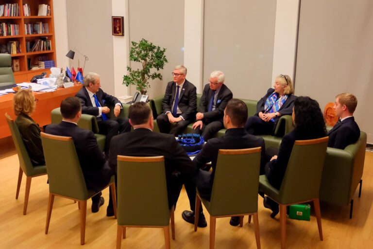 Berisha, takim me deputetët britanikë: I informova për…