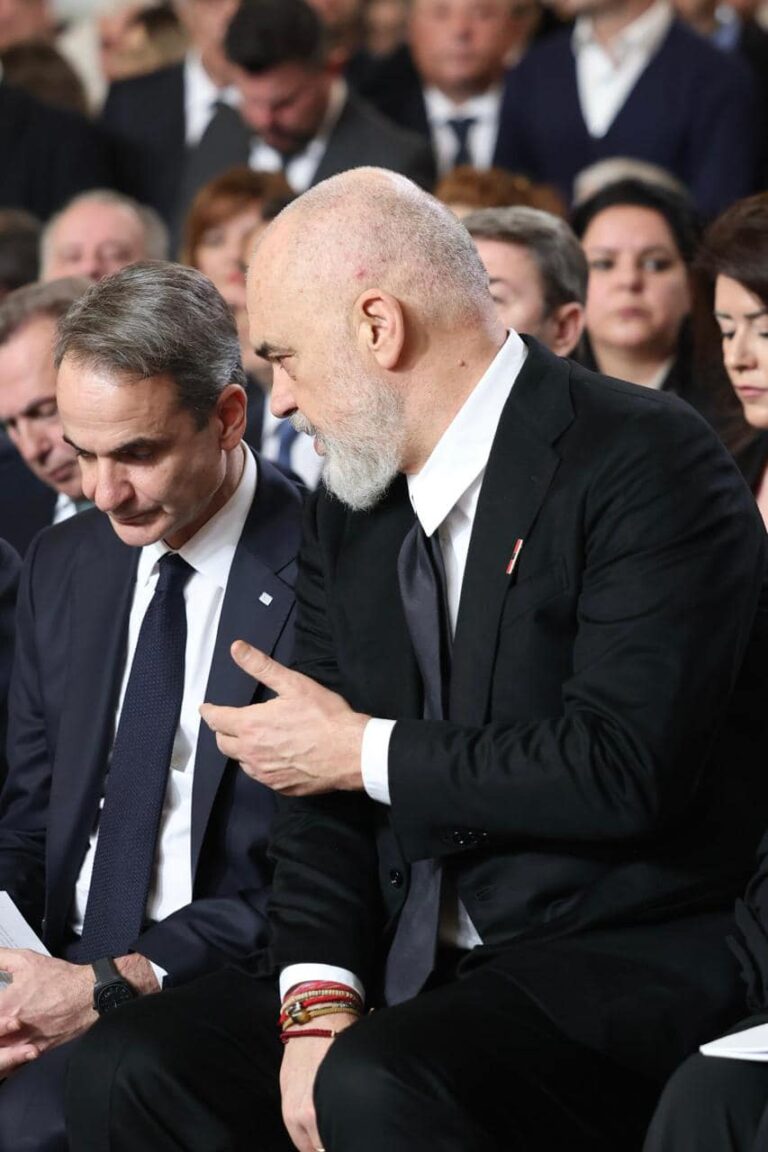 Kryeministri Rama dhe kryeministri Mitsotakis takohen miqësisht