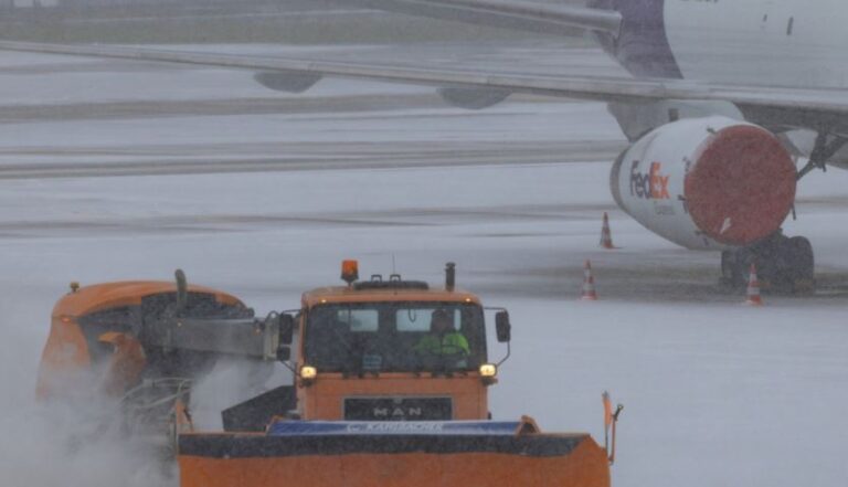 Stuhitë e borës pushtojnë Evropën, anulohen fluturimet në disa aeroporte