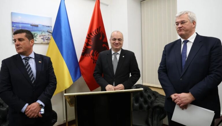Ministri Hasani dhe homologu i tij ukrainas inaugurojnë ambasadën shqiptare në Kiev