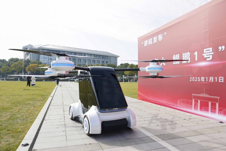Kina prezanton makinën e parë fluturuese elektrike