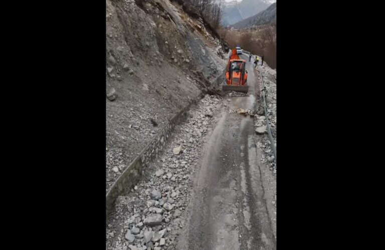 Benet Beci: Përfundon pastrimi i rrugës Theth – Ndërlysaj