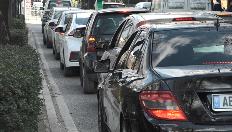 Në Shqipëri do të kufizohet përdorimi i automjeteve, ja plani i MIE