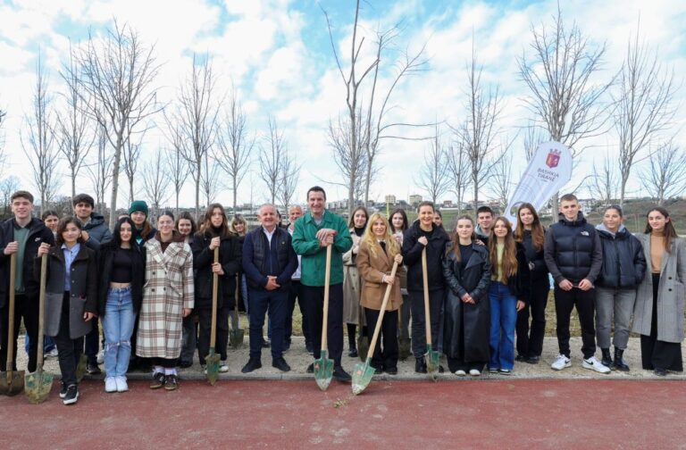 Veliaj: Punët mbeten, jo fjalët! Investimet e bashkisë kanë rritur ndjeshëm vlerën e pronës