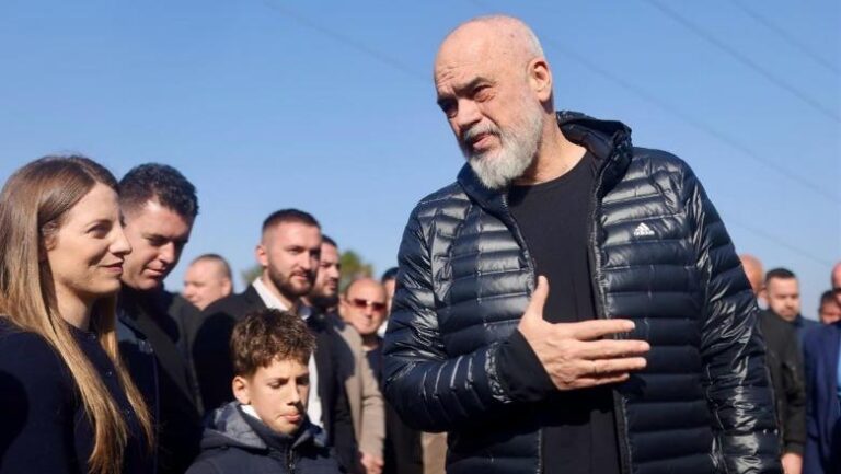 Rama në Fier, fton emigrantët të kthehen dhe të merren me bujqësi