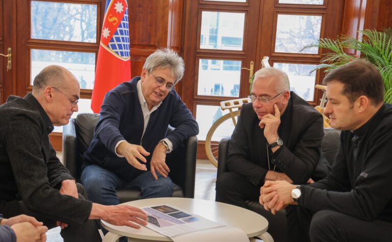 Kryetari Beci prezanton projektin e ri për portën hyrëse të Shkodrës