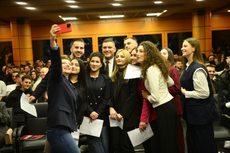 Meta me shpresë te rinia: 11 maji moment historik