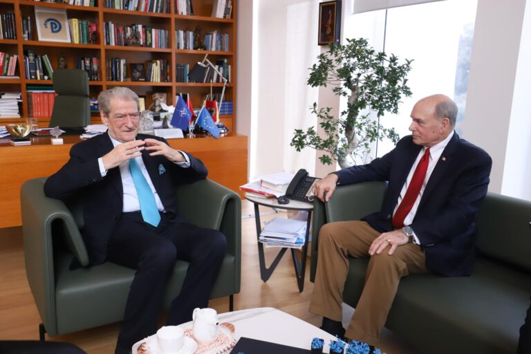 Berisha pret përfaqësues te Fondacionit Amerikan Heritage