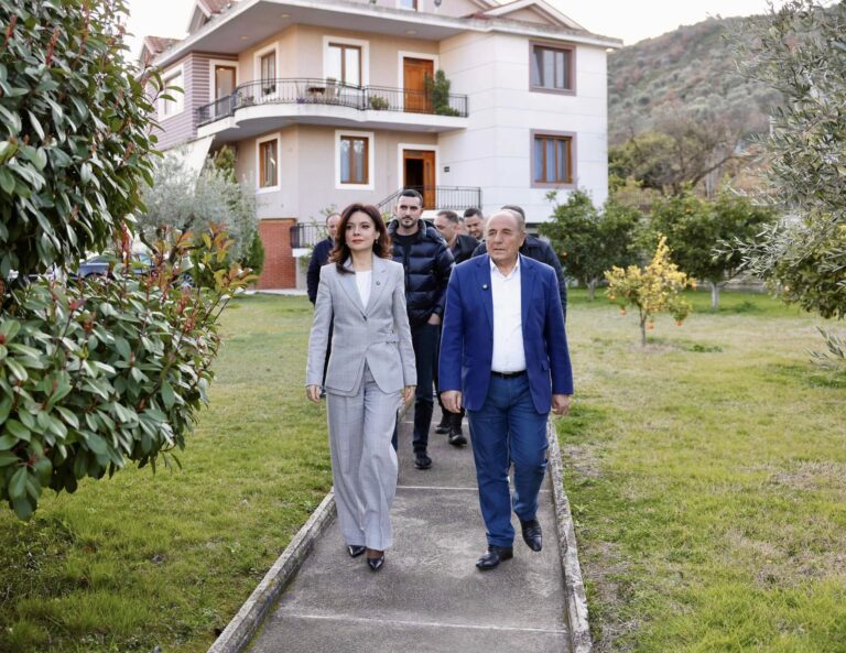 Spiropali vizitë në familjen Deda në Gërdec: Model i forcës, punës dhe përkushtimit