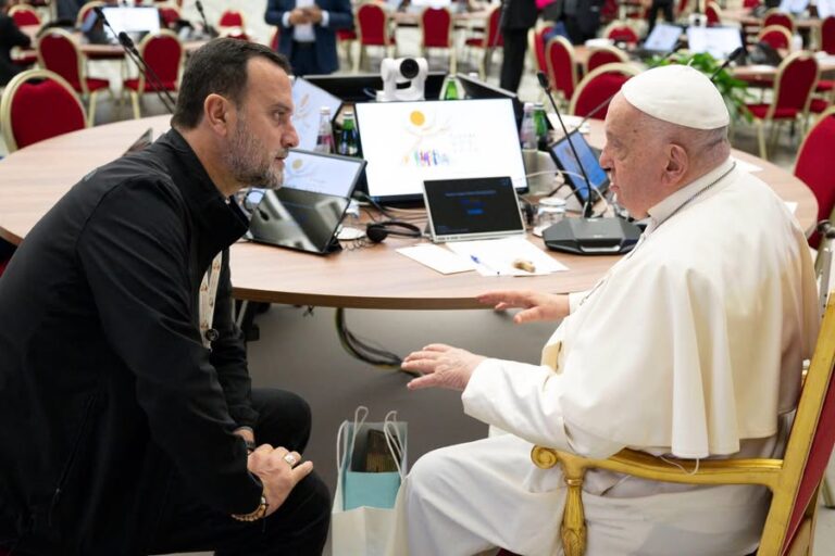 Dom Gjergj Meta: “Të lutemi për Papa Franceskun”. Vatikani: Eshtë në gjëndje kritike për jetën. Ka trombocitopeni, e lidhur me aneminë