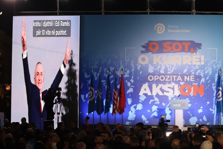 Meta audio nga burgu për protestën: Rama, kreu i mafias në pushtet