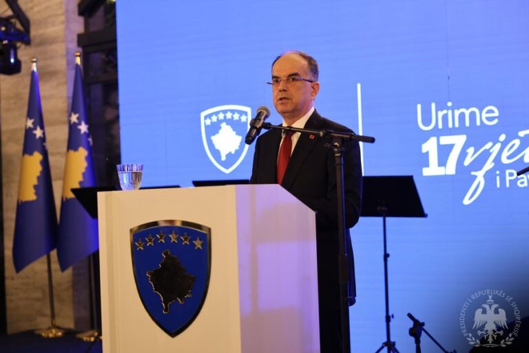Presidenti Begaj i kërkon BE-së t’i heqë sanksionet ndaj Kosovës