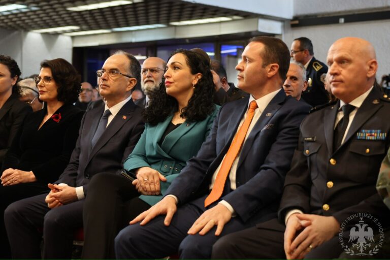 Begaj nderon personalitetet që kontribuan për lirinë dhe pavarësinë e Kosovës: Jemi një komb, një histori dhe një flamur