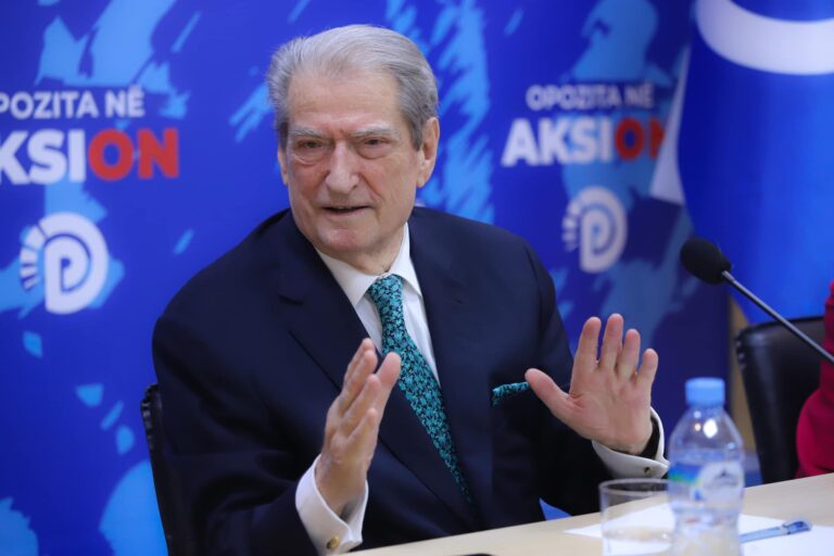 Berisha mesazh shqiptarëve: Votoni CDU dhe kancelarin Fridrich Merz