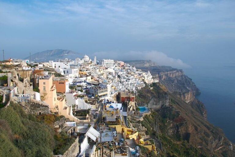 Bizneset në Santorini të shqetësuar për turizmin, ulet numri i prenotimeve