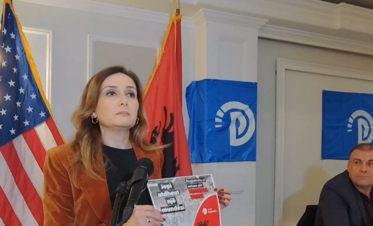 VIDEO/ Tabaku takim me shqiptarët në New York: Le të bëhemi bashkë për një ekonomi më të mirë