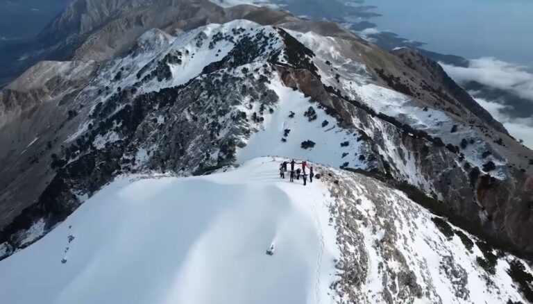 Kryeminstri Edi Rama, na mahnit me panoramën spektakolare të Majës së Çikës, në Vlorë