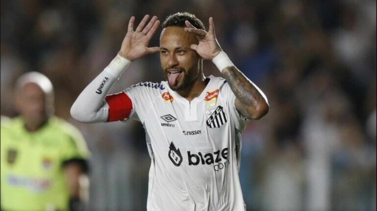 Rikthehet Neymar, goli dhe assisti i parë me Santos