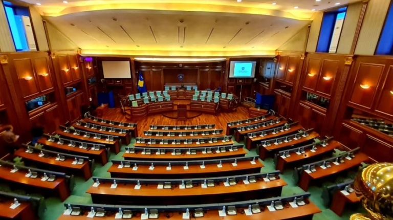 Radio “Europa e Lirë”: Kush mund ta krijojë qeverinë e re në Kosovë? Cili është skenari më i mundshëm?