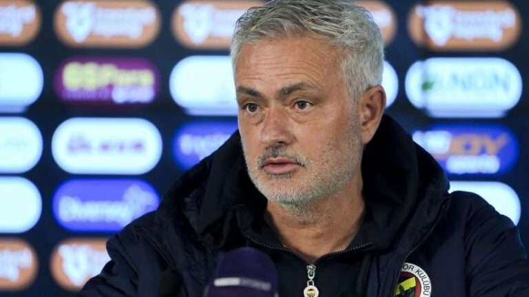 “Kërcejnë si majmunët”, Galatasaray kallëzon trajnerin Mourinho për komentet pas derbit të Stambollit