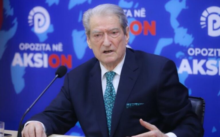 Berisha fton Ramën në debat televiziv: Shqiptarët duan të na shohin përballë