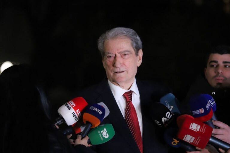 Balla foli për LaCivita dhe kërkoi transparencë, Berisha: S’jam marrë me negociatat