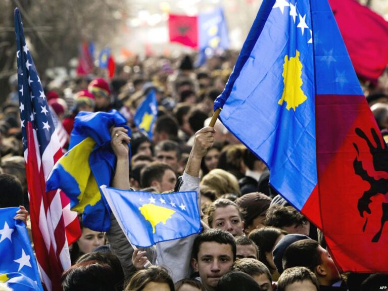 Kosovë, 17 vjet, sod më 17 t’shkurtit, që zgjatoftë motet, n’ymrin tand e gazmimin tem