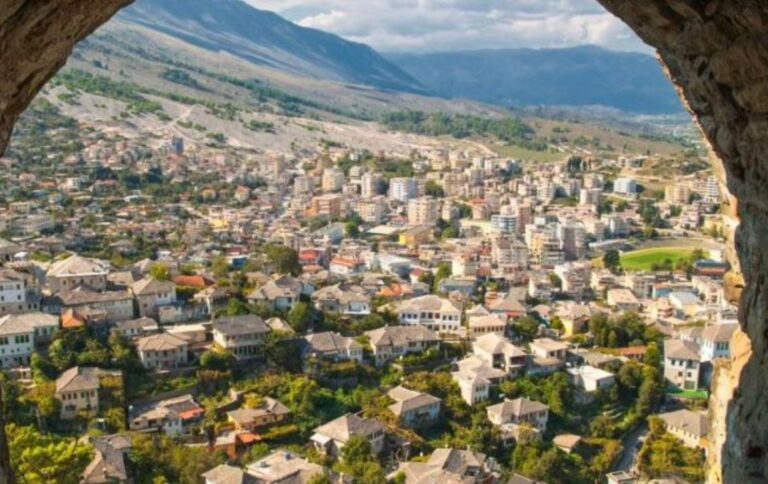 Media amerikane: Gjirokastra si një ndër destinacionet që duhen vizituar në 2025