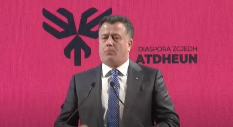 VIDEO/ Flamur Noka me shqiptarët në Parma: Votoni që të çlirojmë Shqipërinë nga ky regjim