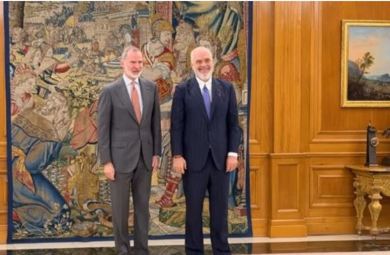 Rama ndan pamjet: Takim me Mbretin Felipe VI në Pallatin Mbretëror Zarzuela (VIDEO)