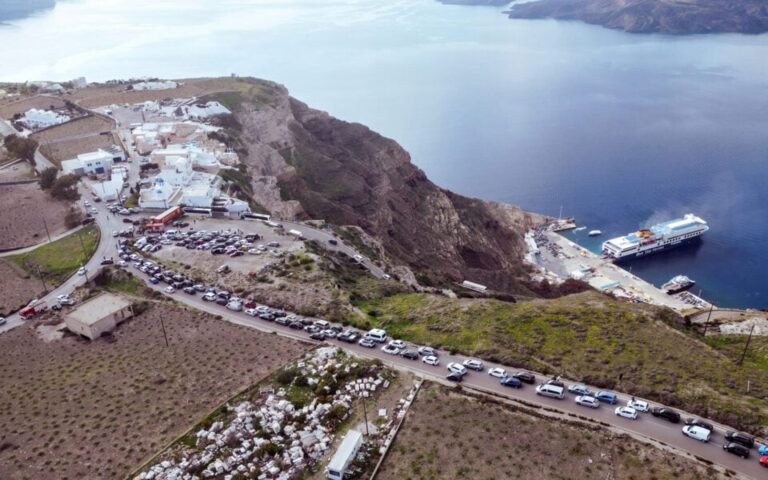 Ankth në Santorini! Tre tërmete të reja godasin ishullin brenda 10 minutave