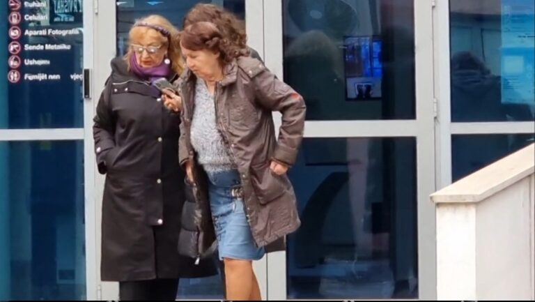 Helena Kadare në mbështetje të Erion Veliajt, shkon në GJKKO