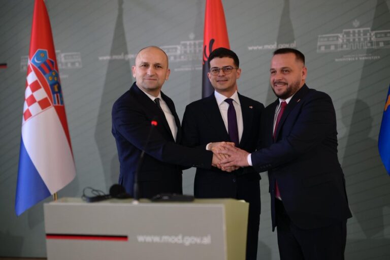 Vengu: Zero precedentë traktatesh në dëm të fqinjëve, e kotë çdo narrativë viktimizuese nga Serbia