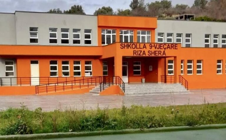 FOTO/ Shkolla e re ”Riza Shera” hap dyert, Rama: Ambiente moderne e të mirëpajisura