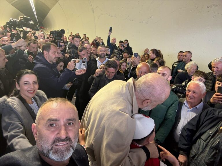 Hapja e tunelit të Murrizit, ministri Manja: Dibra dhe Tirana më në fund janë një