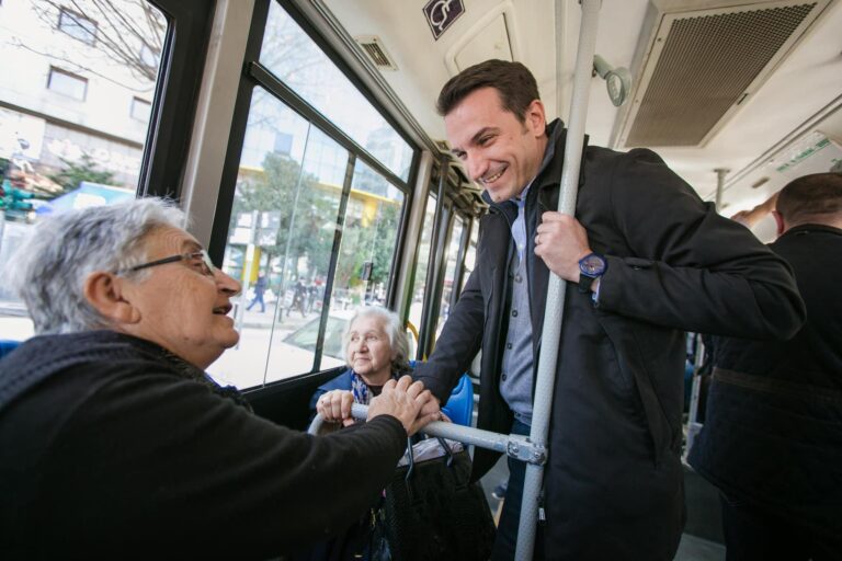 Veliaj: Kam lënë porosi që nesër transporti publik të jetë falas për gratë dhe vajzat