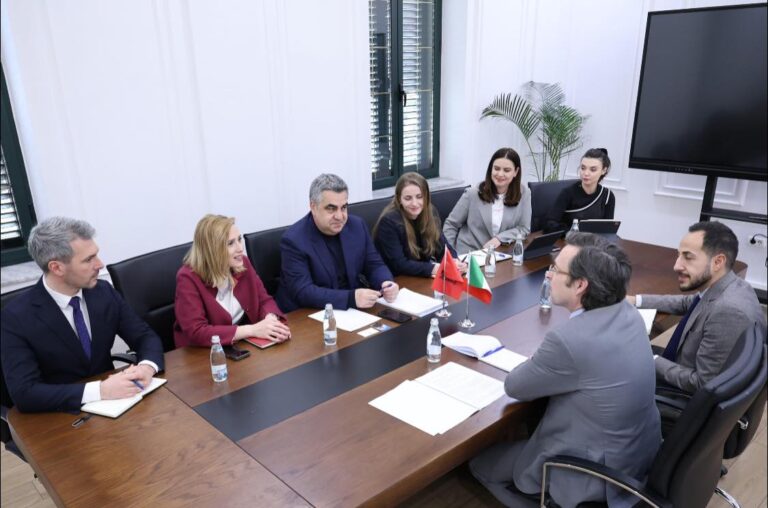 Gonxhja pret ambasadorin e ri të Italisë, diskutohet çelja e një qendre shqiptare të kulturës