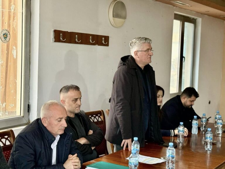 Gjekmarkaj me kandidatin në Mamurras: Do ta çojë zërin e qytetarëve në qeverinë e re të PD pas 11 majit
