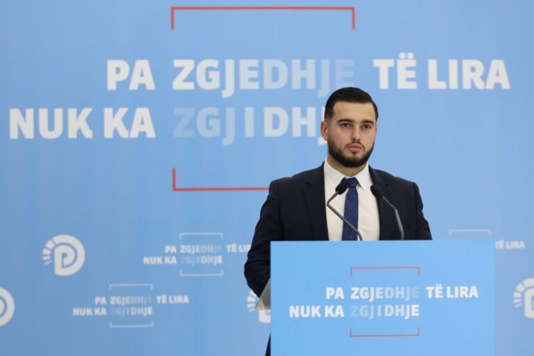 Pano: Tabaku ka shansin historik të dalë gruaja më e votuar