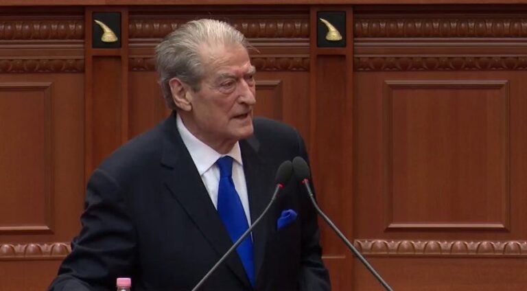 Berisha kujton Andis Harasanin: Punoi për ndryshimin, por Rilindja e përzuri