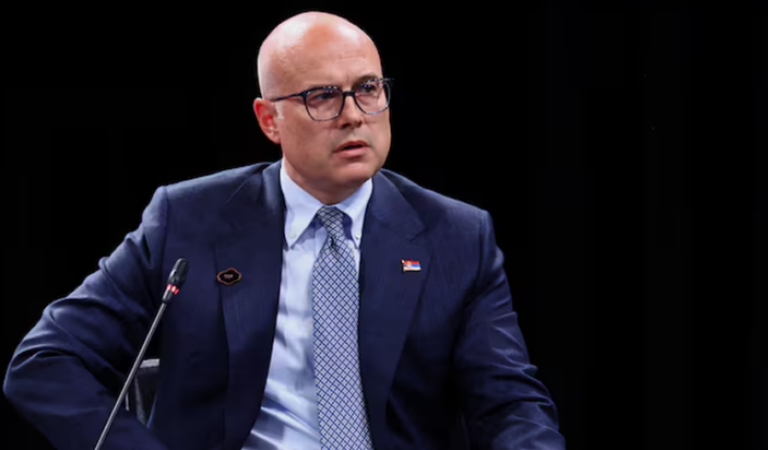 Parlamenti pranon dorëheqjen e kryeministrit, vendi shkon në zgjedhje