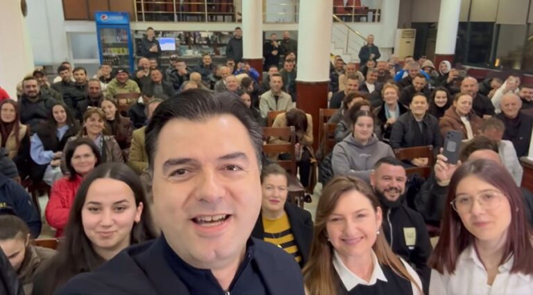 Basha i kthen batutën Ramës nga Lapraka: Je hutu komplet, 7×7 =313