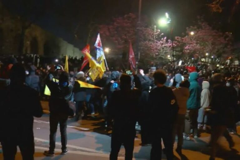 Sërish përplasje me policinë në Stamboll, protestë për kryebashkiakun e arrestuar