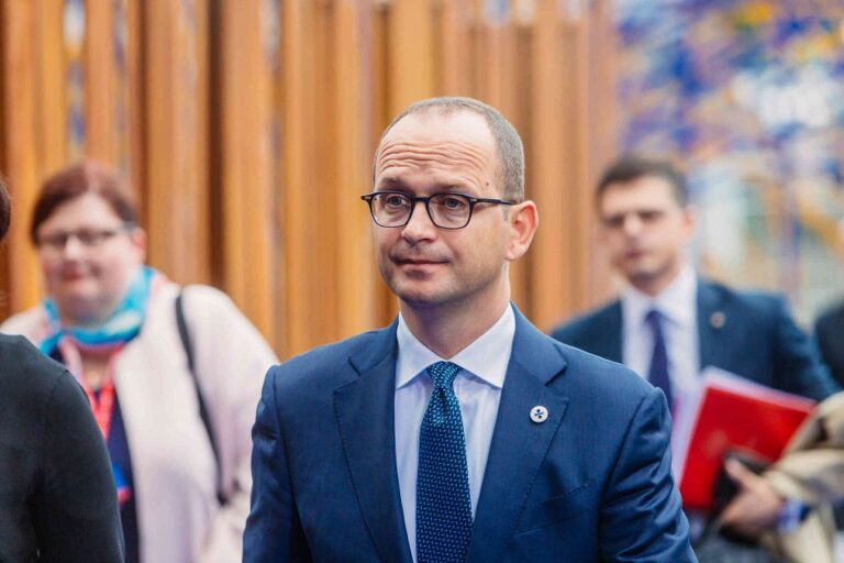 Nga zgjimi i brezit të ri te revolta popullore, pse shqiptarët po kërkojnë llogaridhënie?