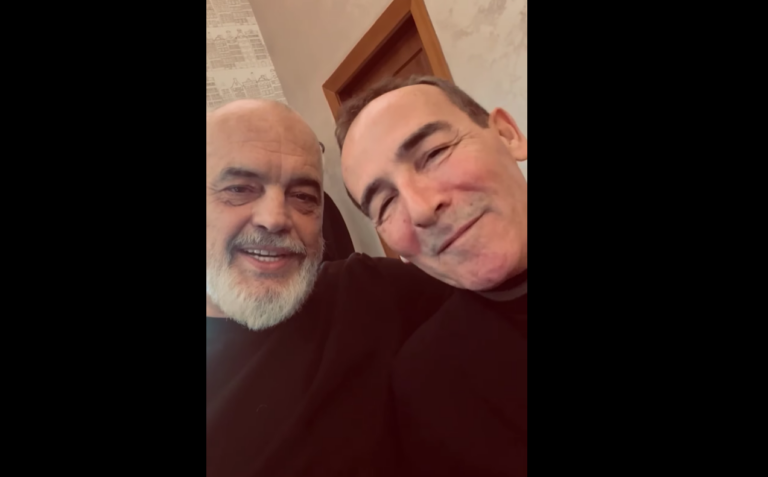 Rama poston video me Engjëll Agaçin: Bufi i Kënetës e shpalli në kërkim nga drejtësia, por ai bëri një operacion në zemër