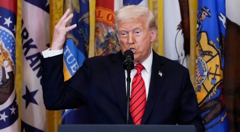 Trump rrit doganën për automjetet jo amerikane: “Ky është fillimi i ditës së çlirimit të Amerikës”